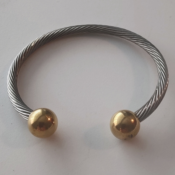 Twisted Cable Magnetic Bracelet Cuff - Picture 6 of 6